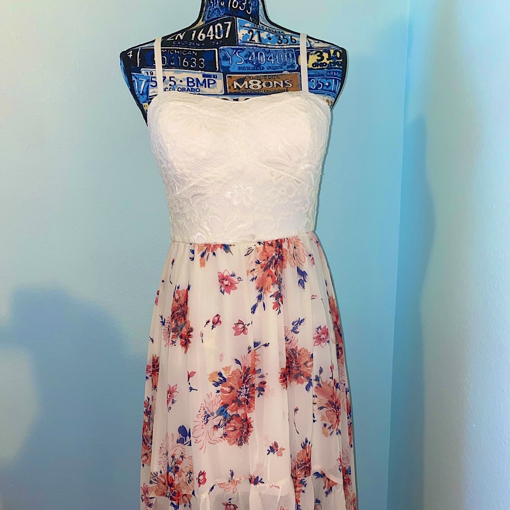 AUW White Lace Floral Dress